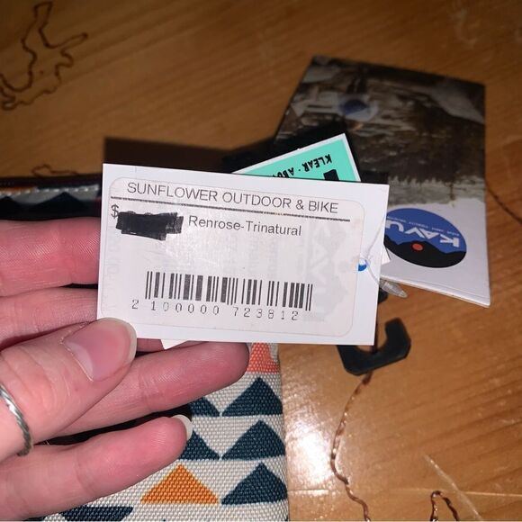 KAVU For Keeps & Renrose Trinatural crossbody bag - Picture 10 of 11